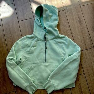 Pistachio color, Lululemon hoodie, cropped and luxurious x small